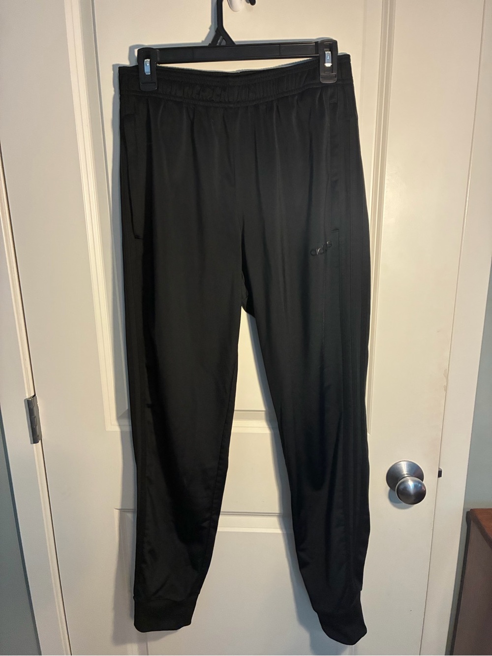 adidas Men's black Jogger Athletic pants size medium 3 stripes, cuffed